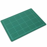 Cutting Mat  A4 Size, 305 x 229mm (Item No: B12-14) A1R3B173