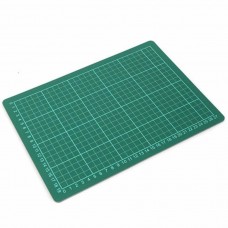 Cutting Mat  A4 Size, 305 x 229mm (Item No: B12-14) A1R3B173